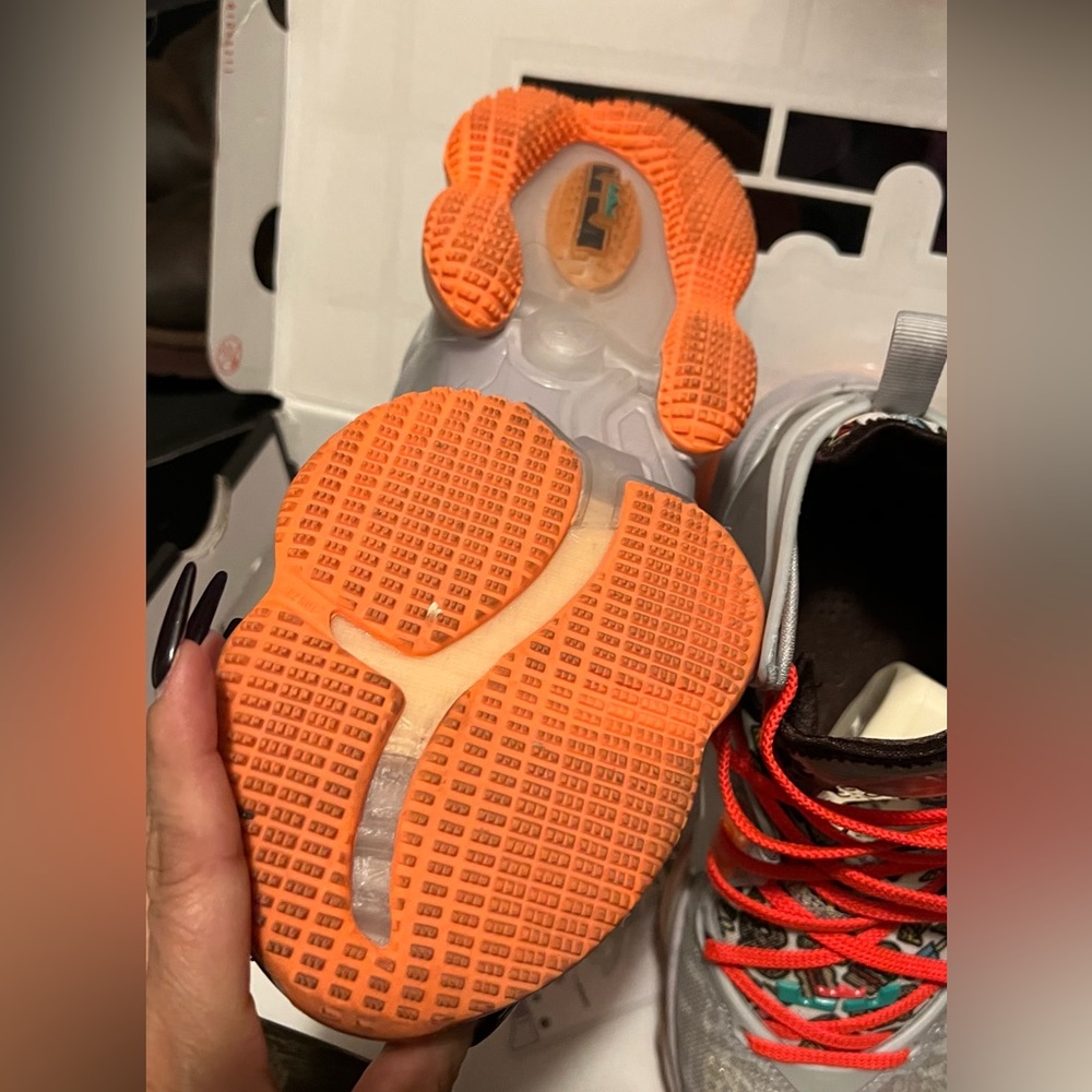 Brand new with box lebrón James 19